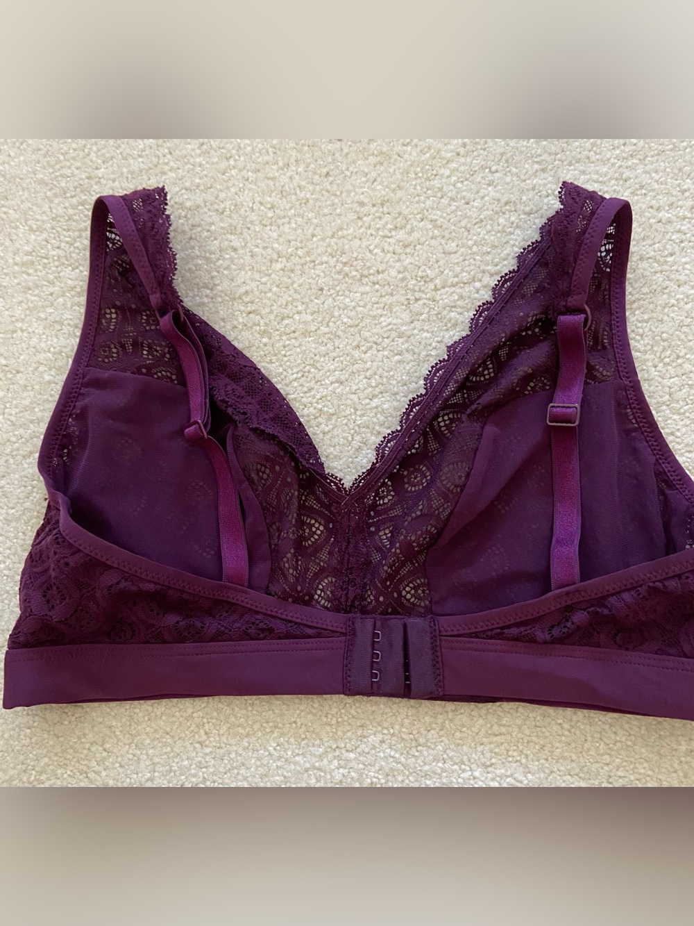 Intimissimi Lara lace Triangle Women's Lace Bra in Deep Plum size 38C